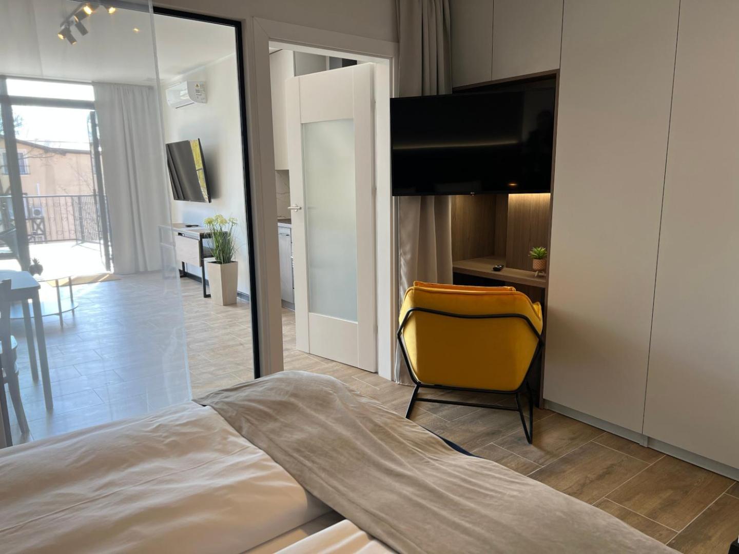 Party Avangarde Apartments City Center Leba Exteriér fotografie